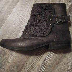 Not Rated lace Boots